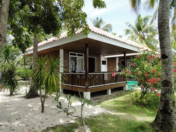 Aircon cottage with sea view